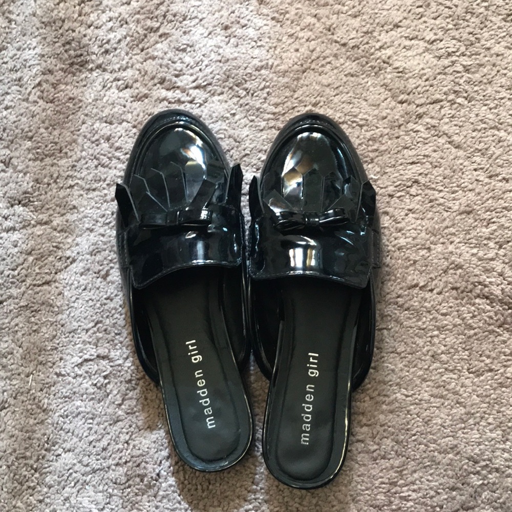 Patent leather slides